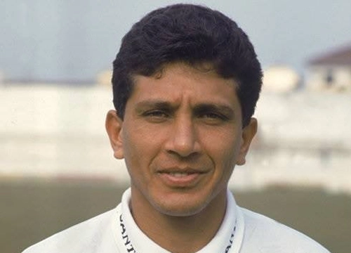 Guga  - Ex-atacante do Santos