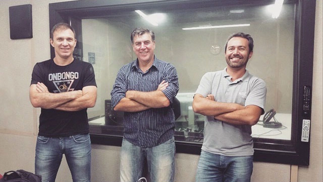 Na Rádio Estadão, no dia 11 de março de 2015. Da esquerda para a direita, Velloso, Zetti e Weber Lima