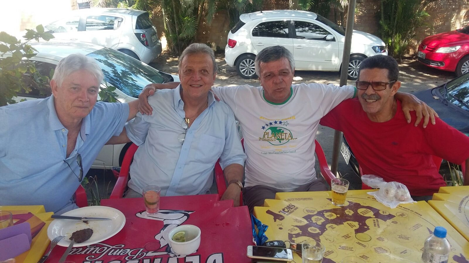 Da esquerda para a direita, Elizeu, Douglas, Z&eacute; Eduardo e Le&ocirc;nico. Foto enviada por Douglas
