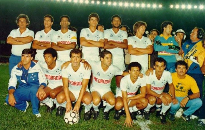 Cruzeiro campeão mineiro de 1984. Em pé: Ademar, Carlos Alberto, Eugênio, Geraldão, Douglas e Ademir Maria. Agachados: Carlinhos, Carlos Alberto Seixas, Palhinha, Tostão e Joãozinho.