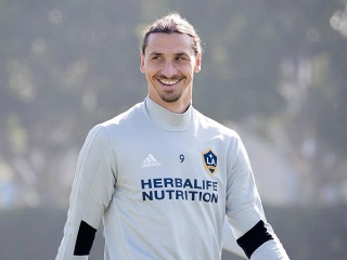 Atacante sueco pode retornar ao Milan, onde jogou de 2010 a 2012. Foto: Facebook/Divulgação