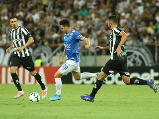 Raposa precisa vencer e secar o Vozão na última rodada do Brasileiro. Foto: Pedro Chaves/ Lightpress/ Cruzeiro