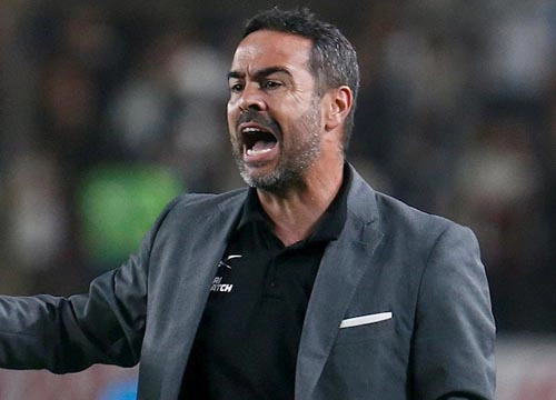 Artur Jorge - Treinador, ex-zagueiro 