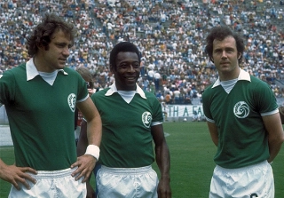 Saudade: Companheiro de Pel&eacute; e Beckenbauer no Cosmos, Chinaglia morria h&aacute; 14 anos