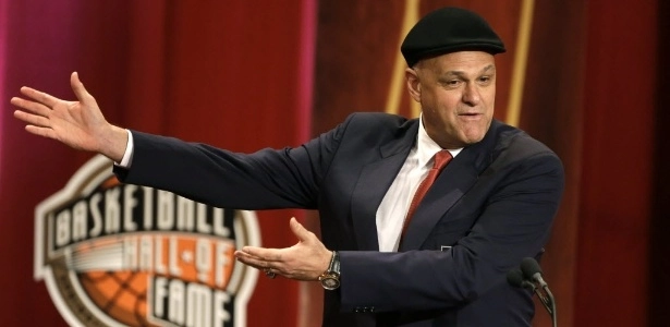 Oscar Schmidt em 08 de setembro de 2013, inclu&iacute;do oficialmente no Hall da Fama do basquete, em cerim&ocirc;nia realizada na cidade norte-americana de Springfield, onde o esporte foi criado. Foto: UOL