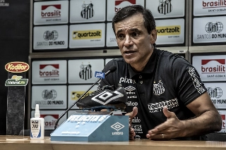 Técnico argentino desabafou sobre as vaias aos jogadores durante o jogo contra o La Calera. Foto: Ivan Storti/Santos FC