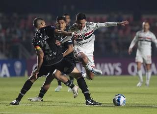 Tricolor &eacute; o &uacute;nico brasileiro que j&aacute; est&aacute; classificado para as oitavas de final. Foto: Rubens Chiri/saopaulofcnet
