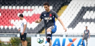 Problema dentro e fora de campo: Vasco perde 7 titulares no início de 2018