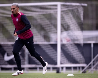 Em jogo atrasado da rodada 2 do Brasileiro, Corinthians encara o Furac&atilde;o no sint&eacute;tico de Curitiba