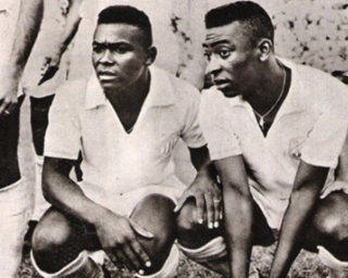 SAUDADES - Melhor parceiro do Rei Pel&eacute;, Coutinho completaria 83 anos
