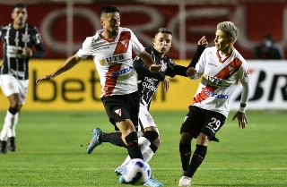 No jogo da ida, em La Paz, a vitória foi do time boliviano. Foto: Divulgação/Corinthians