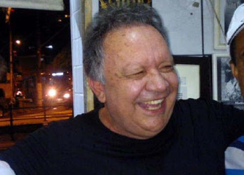 Alexandre Bueno - Ex-meia do Santos e São Paulo