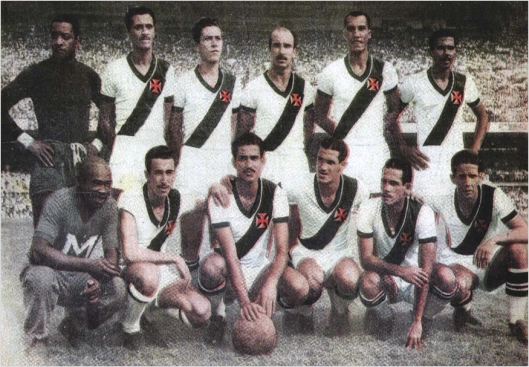 Vasco campeão carioca de 1950. Em pé: Barbosa, Danilo, Haroldo, Augusto, Eli e Jorge. Agachados: Mario Américo (massagista), Edmur, Ipojucan, Ademir, Maneca e Chico.