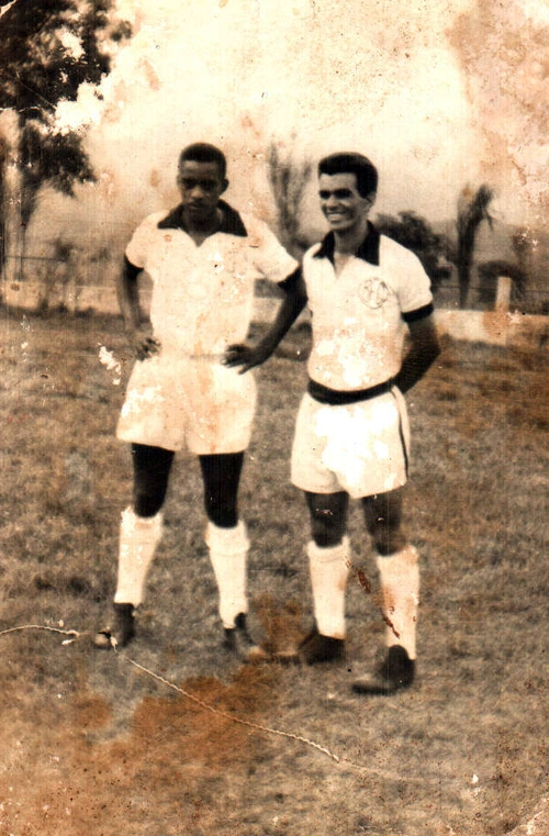 Camila e Ronaldo, em 1960, no Bandeirantes FC de Muzambinho (MG).