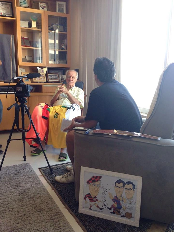 Evaristo de Macedo concedendo entrevista, em 2016. Foto: reprodução
