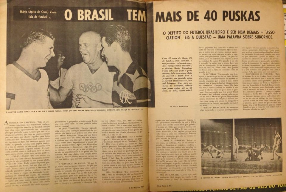 Recorte de jornal onde estão o ex-árbitro e comentarista Mário Vianna e o ex-jogador Evaristo de Macedo, com a camisa do Flamengo. Foto: reprodução