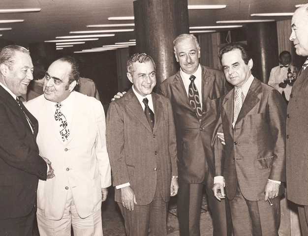 Festa do 32º aniversário em dezembro de 1973. Não identificado, Flávio Iazetti, Laudo Natel, Araken Patuska, Mauro Pinheiro e Arthur Vogel