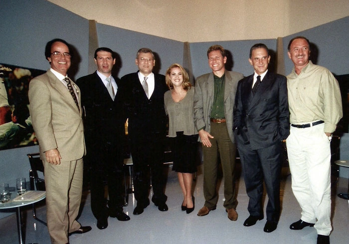  Em 1999, nos est&uacute;dios da Band,  Ant&ocirc;nio Lopes, M&aacute;rcio Ara&uacute;jo, Milton Neves, Nereide Nogueira, Paulo Autuori, Carlos Alberto Silva e Felip&atilde;o.