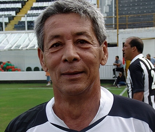 Ponta do Santos se notabilizou pelo incr&iacute;vel drible em jogo disputado na Vila Belmiro