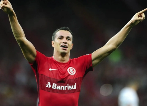 Leandro Damião - Ex-centroavante do Inter e Santos