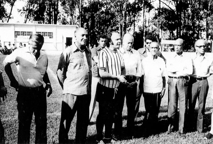 Da esquerda para a direita, Gatão, Feitiço, Araken Patuska (o quarto), Petronilho de Brito e Waldemar de Brito. Foto enviada por Benedito Vital Luvizotto 