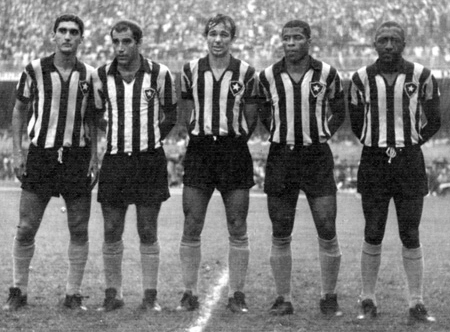 Famosa linha de ataque do Fogão no final dos anos 60 e começo dos anos 70: Rogério, Gérson, Roberto Miranda, Jairzinho e Paulo César
