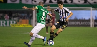 Equipes passaram em branco em Chapecó. Foto: Liamara Polli/AGIF/Via UOL