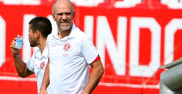 Em 2013, Mário Sérgio costumava gerar polêmica em seus comentários pela Fox Sports. Ex-jogador e técnico, o comentarista faz análises táticas, mas também costuma protagonizar embates acalorados. Em um deles - a respeito dos treinadores brasileiros - criou saia-justa ao discutir com o jornalista Rodrigo Bueno. Crédito da foto: Lucas Uebel/Vipcomm, via Portal UOL. 