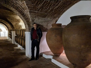 Achados & Perdidos: O dia em que Milton Neves conheceu a 'maternidade' do vinho P&ecirc;ra-Manca, em Portugal