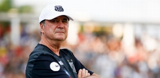 Gamba Osaka anuncia demissão de Levir Culpi