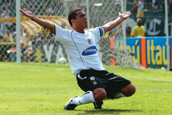 Tevez foi campeão brasileiro de 2005 com a camisa do Timão. Foto: Site oficial Corinthians