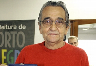 Saudade H&aacute; dez anos morria Larry, ex-atacante do Internacional