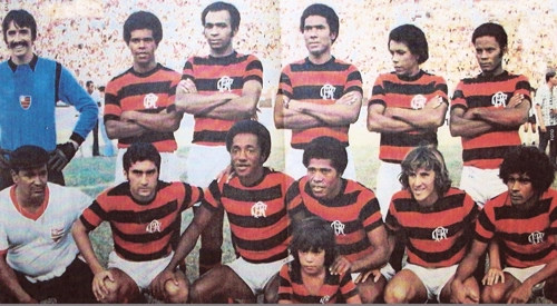 Em foto da revista Placar vemos um time do Flamengo de 1973. Em pé estão o goleiro Renato, Moreira, Chiquinho, Fred, Liminha e Rodrigues Neto; agachados vemos Rogério, Paulo Cesar Caju, Dario, Zico e Arilson