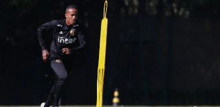 Militão treina com titulares em abertura de semana decisiva no São Paulo