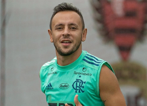 Rafinha - Ex-lateral do Bayern e Flamengo