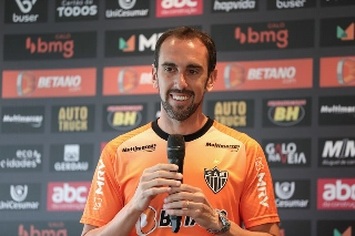 Zagueiro uruguaio tem sido a quarta opção na zaga do Galo. Foto: Pedro Souza/Atlético