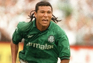 Os&eacute;as, 55 anos! Ex-artilheiro do Verd&atilde;o ainda &eacute; lembrado por inusitado gol contra