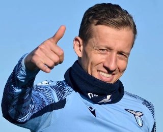 Volante de 35 anos está livre no mercado. Foto: Facebook/Reprodução