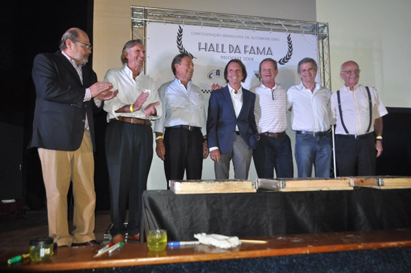 Paulo Gomes, Wilsinho Fittipaldi, Marinho, Emerson Fittipaldi, Ingo HOffmann, Chico Serra e Bird Clemente em 17 de março de 2014 no 5º Velocult, no Conjunto Nacional, na Avenida Paulista. Foto: Marcos Júnior/Portal TT