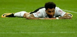 Corinthians perde para a Ponte Preta na estreia no Paulistão (1 a 0) e revela um ataque frágil, com Kazim apanhando da bola. Clube precisa poupar o jogador, que não tem a mínima condição de vestir a camisa do atual campeão nacional