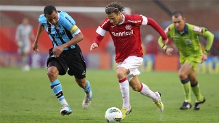 Meia uruguaio em a&ccedil;&atilde;o durante um Gre-Nal. Foto: Divulga&ccedil;&atilde;o