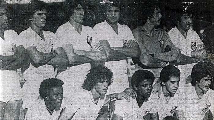 Da esquerda para a direita, em p&eacute;: Gilberto Sorriso, Marcio Rossini, Fernando, Jo&atilde;ozinho Rosa, Willians e Nelsinho Baptista. Agachados: Juary, N&eacute;lson Borges, Claudio Ad&atilde;o, Pita e Jo&atilde;o Paulo. Foto enviada por Lu&iacute;s Carlos Ferreira