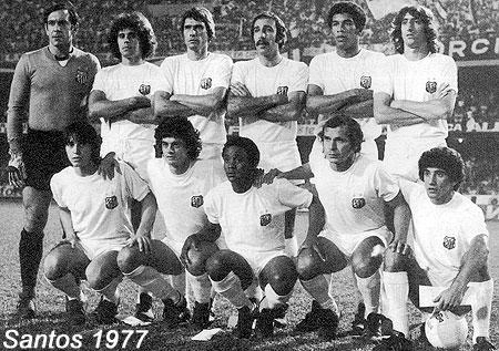 EM P&Eacute;: Ricardo, Fausto, Mar&ccedil;al, Alfredo, Bianchi e Fernando. AGACHADOS: Nilton Batata, Z&eacute; M&aacute;rio, Juary, Ailton Lira e Boz&oacute;