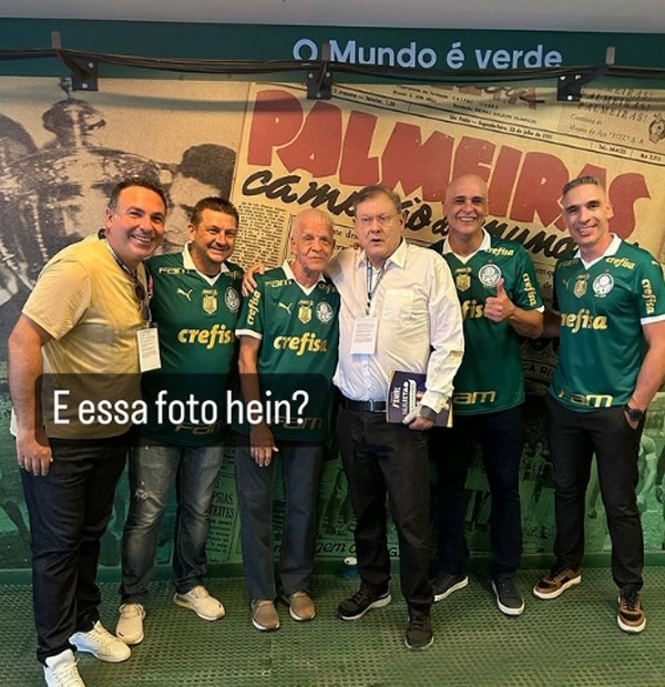 Em 7 de abril de 2024, no Allianz Parque, dia em que o Palmeiras conquistou o tricampeonato paulista, após vitória diante do Santos por 2 a 0. Da esquerda para a direita: Reinaldo Gottino, Galeano, Ademir da Guia, Milton Neves, Marcos e Fernando Prass. Foto: arquivo pessoal de Reinaldo Gottino