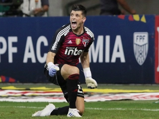 Camisa 1 tricolor foi comprado junto ao Querétaro. Rubens Chiri / saopaulofc.net