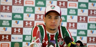 Regularizado, Luciano pode estrear pelo Flu contra o Palmeiras