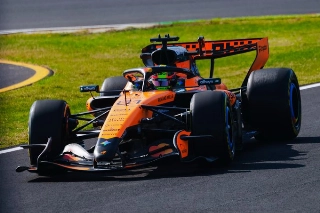 Australiano ditou o ritmo no TL2 em solo nip&ocirc;nico. Foto: McLaren Mastercard Formula 1 Team