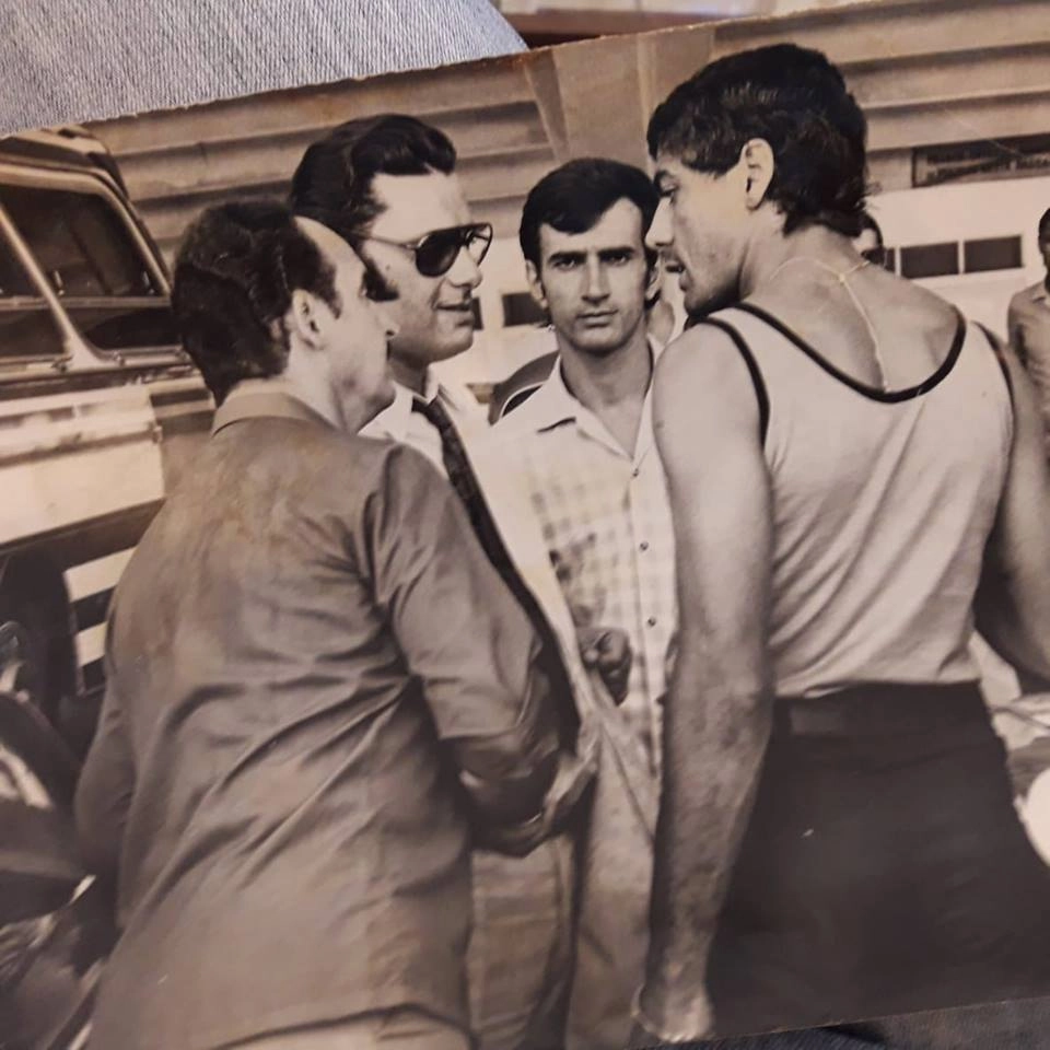 Em frente ao Parque Antártica, no começo dos anos 70, Rubens Minelli, José Favilli Neto, Pio e César Maluco