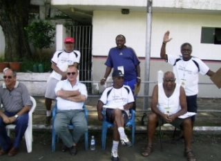 UMA FOTO, UMA HIST&Oacute;RIA - Nomes consagrados do futebol em evento da Fifa para jovens 