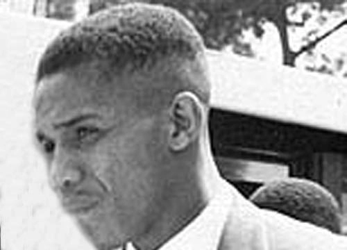 Z&eacute; Carlos Silv&eacute;rio    - Ex-lateral-esquerdo do Santos